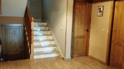 Chalet unifamiliar en venta en Avenida Autonomías , Número 6, Yunquera de Henares de 405.000 €