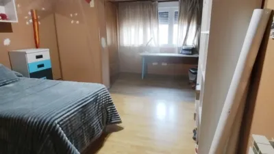 Chalet unifamiliar en venta en Avenida Autonomías , Número 6, Yunquera de Henares de 405.000 €