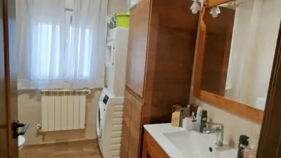 Chalet unifamiliar en venta en Avenida Autonomías , Número 6, Yunquera de Henares de 405.000 €
