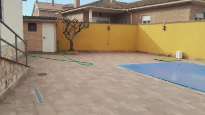 Chalet unifamiliar en venta en Avenida Autonomías , Número 6, Yunquera de Henares de 405.000 €