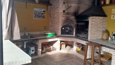 Chalet unifamiliar en venta en Avenida Autonomías , Número 6, Yunquera de Henares de 405.000 €