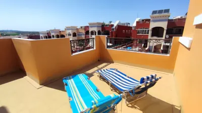 Semi-detached house on Calle Laguna de Sariñena photo 10