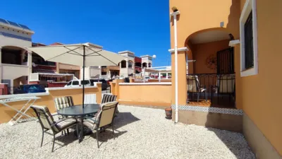 Semi-detached house on Calle Laguna de Sariñena photo 19