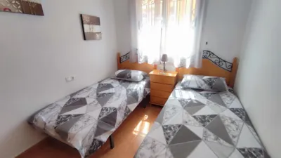Semi-detached house on Calle Laguna de Sariñena photo 13