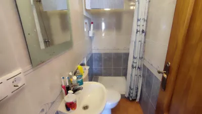 Semi-detached house on Calle Laguna de Sariñena photo 16