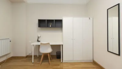 Habitación en alquiler en Calle de Franco y López, Universidad (Zaragoza Capital) de 340 €<span>/mes</span>