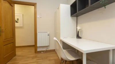 Habitación en alquiler en Calle de Franco y López, Universidad (Zaragoza Capital) de 340 €<span>/mes</span>