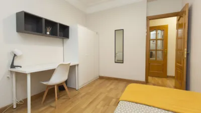 Habitación en alquiler en Calle de Franco y López, Universidad (Zaragoza Capital) de 340 €<span>/mes</span>