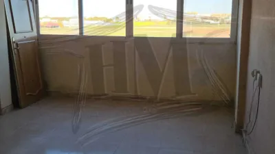 Piso en venta en Avenida de la Constitución, cerca de Calle del Río Genil, Orriols (Distrito Rascanya. València Capital) de 123.000 €