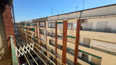 Piso en venta en Avenida de las Tres Cruces, cerca de Calle de Torrente, Vara de Quart (Distrito Patraix. València Capital) de 160.000 €