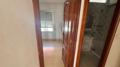 Piso en venta en Avenida de las Tres Cruces, cerca de Calle de Torrente, Vara de Quart (Distrito Patraix. València Capital) de 160.000 €