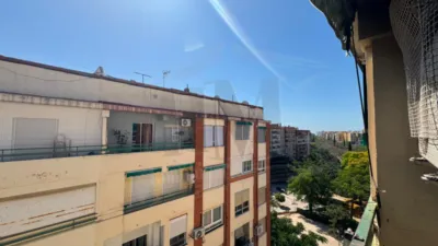 Piso en venta en Avenida de las Tres Cruces, cerca de Calle de Torrente, Vara de Quart (Distrito Patraix. València Capital) de 160.000 €