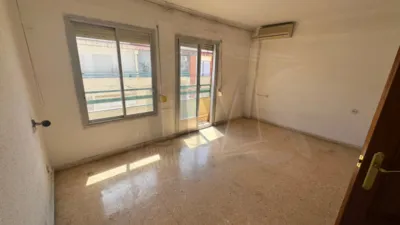 Piso en venta en Avenida de las Tres Cruces, cerca de Calle de Torrente, Vara de Quart (Distrito Patraix. València Capital) de 160.000 €