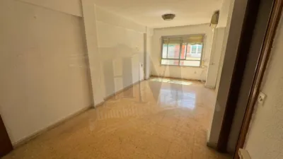 Piso en venta en Avenida de las Tres Cruces, cerca de Calle de Torrente, Vara de Quart (Distrito Patraix. València Capital) de 160.000 €