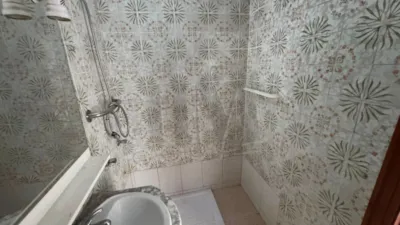 Piso en venta en Avenida de las Tres Cruces, cerca de Calle de Torrente, Vara de Quart (Distrito Patraix. València Capital) de 160.000 €