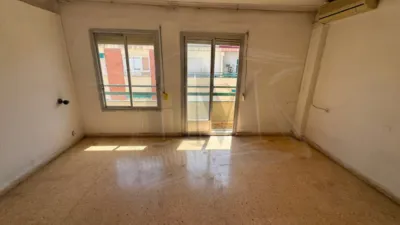 Piso en venta en Avenida de las Tres Cruces, cerca de Calle de Torrente, Vara de Quart (Distrito Patraix. València Capital) de 160.000 €