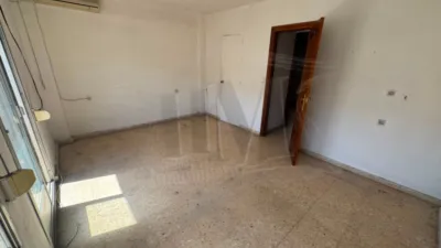 Piso en venta en Avenida de las Tres Cruces, cerca de Calle de Torrente, Vara de Quart (Distrito Patraix. València Capital) de 160.000 €