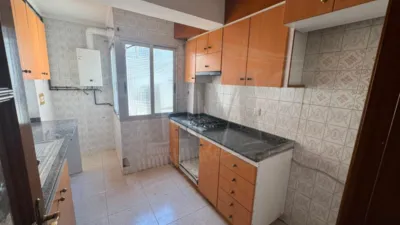 Piso en venta en Avenida de las Tres Cruces, cerca de Calle de Torrente, Vara de Quart (Distrito Patraix. València Capital) de 160.000 €