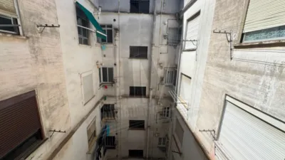 Piso en venta en Avenida de las Tres Cruces, cerca de Calle de Torrente, Vara de Quart (Distrito Patraix. València Capital) de 160.000 €