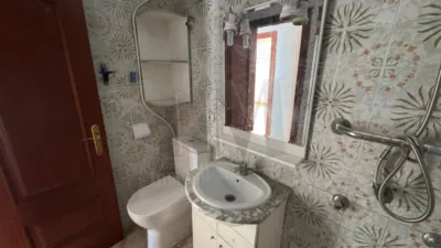 Piso en venta en Avenida de las Tres Cruces, cerca de Calle de Torrente, Vara de Quart (Distrito Patraix. València Capital) de 160.000 €