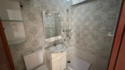 Piso en venta en Avenida de las Tres Cruces, cerca de Calle de Torrente, Vara de Quart (Distrito Patraix. València Capital) de 160.000 €