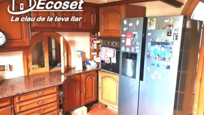 Detached house on Carrer del Comerç photo 26