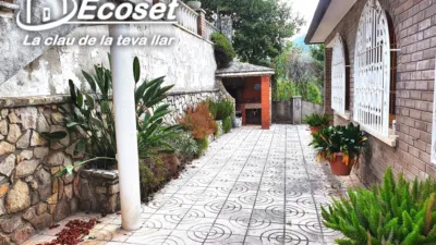 Detached house on Carrer del Comerç photo 2
