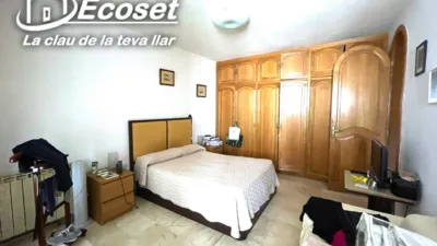 Detached house on Carrer del Comerç photo 30
