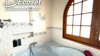 Detached house on Carrer del Comerç photo 32