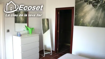 Detached house on Carrer del Comerç photo 48