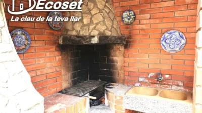 Detached house on Carrer del Comerç photo 3