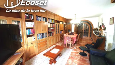 Detached house on Carrer del Comerç photo 17