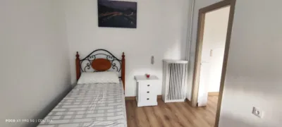 Habitación en alquiler en Paseo de Pedro Simón Abril, 13, Centro-Villacerrada-Pajarita (Albacete Capital) de 300 €<span>/mes</span>