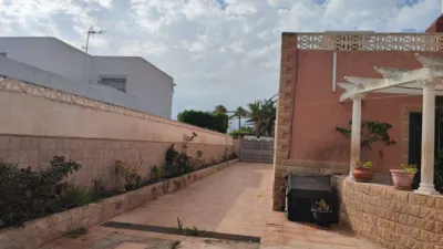 Chalet on Calle Río Sil photo 3