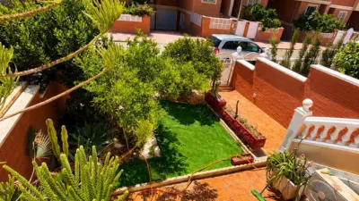 Semi-detached chalet on Costa de Marfil Street photo 2