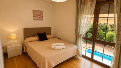 Detached House on Paseo de los Castaños photo 16
