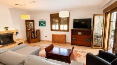 Detached House on Paseo de los Castaños photo 6