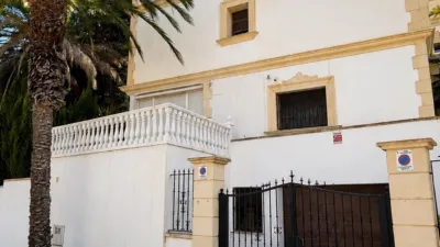 Detached House on Paseo de los Castaños photo 4