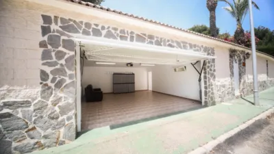 Chalet on Carrer de Pío Baroja photo 36