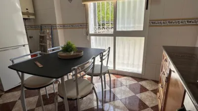 Casa adosada en alquiler en Carrer de Hilarión Eslava, cerca de Carrer Conrado del Campo, Sector V-El Canal (Distrito Núcleo Urbano. Elx - Elche) de 950 €<span>/mes</span>