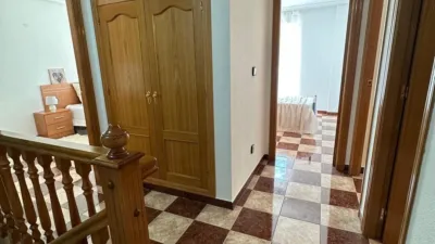 Casa adosada en alquiler en Carrer de Hilarión Eslava, cerca de Carrer Conrado del Campo, Sector V-El Canal (Distrito Núcleo Urbano. Elx - Elche) de 950 €<span>/mes</span>