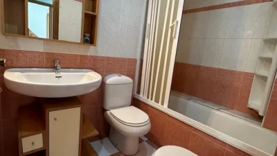 Casa adosada en alquiler en Carrer de Hilarión Eslava, cerca de Carrer Conrado del Campo, Sector V-El Canal (Distrito Núcleo Urbano. Elx - Elche) de 950 €<span>/mes</span>