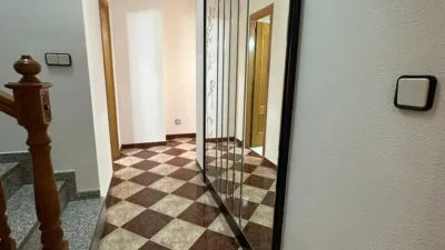 Casa adosada en alquiler en Carrer de Hilarión Eslava, cerca de Carrer Conrado del Campo, Sector V-El Canal (Distrito Núcleo Urbano. Elx - Elche) de 950 €<span>/mes</span>