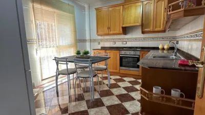 Casa adosada en alquiler en Carrer de Hilarión Eslava, cerca de Carrer Conrado del Campo, Sector V-El Canal (Distrito Núcleo Urbano. Elx - Elche) de 950 €<span>/mes</span>