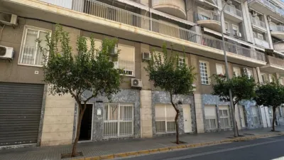 Casa adosada en alquiler en Carrer de Hilarión Eslava, cerca de Carrer Conrado del Campo, Sector V-El Canal (Distrito Núcleo Urbano. Elx - Elche) de 950 €<span>/mes</span>