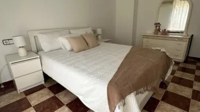 Casa adosada en alquiler en Carrer de Hilarión Eslava, cerca de Carrer Conrado del Campo, Sector V-El Canal (Distrito Núcleo Urbano. Elx - Elche) de 950 €<span>/mes</span>