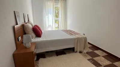 Casa adosada en alquiler en Carrer de Hilarión Eslava, cerca de Carrer Conrado del Campo, Sector V-El Canal (Distrito Núcleo Urbano. Elx - Elche) de 950 €<span>/mes</span>