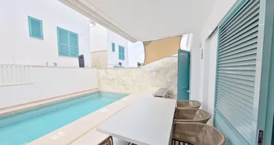 Semi-detached chalet on Calle de Begoña photo 2