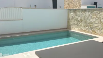 Semi-detached chalet on Calle de Begoña photo 4