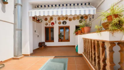 House on Carrer de l'Hospital photo 6